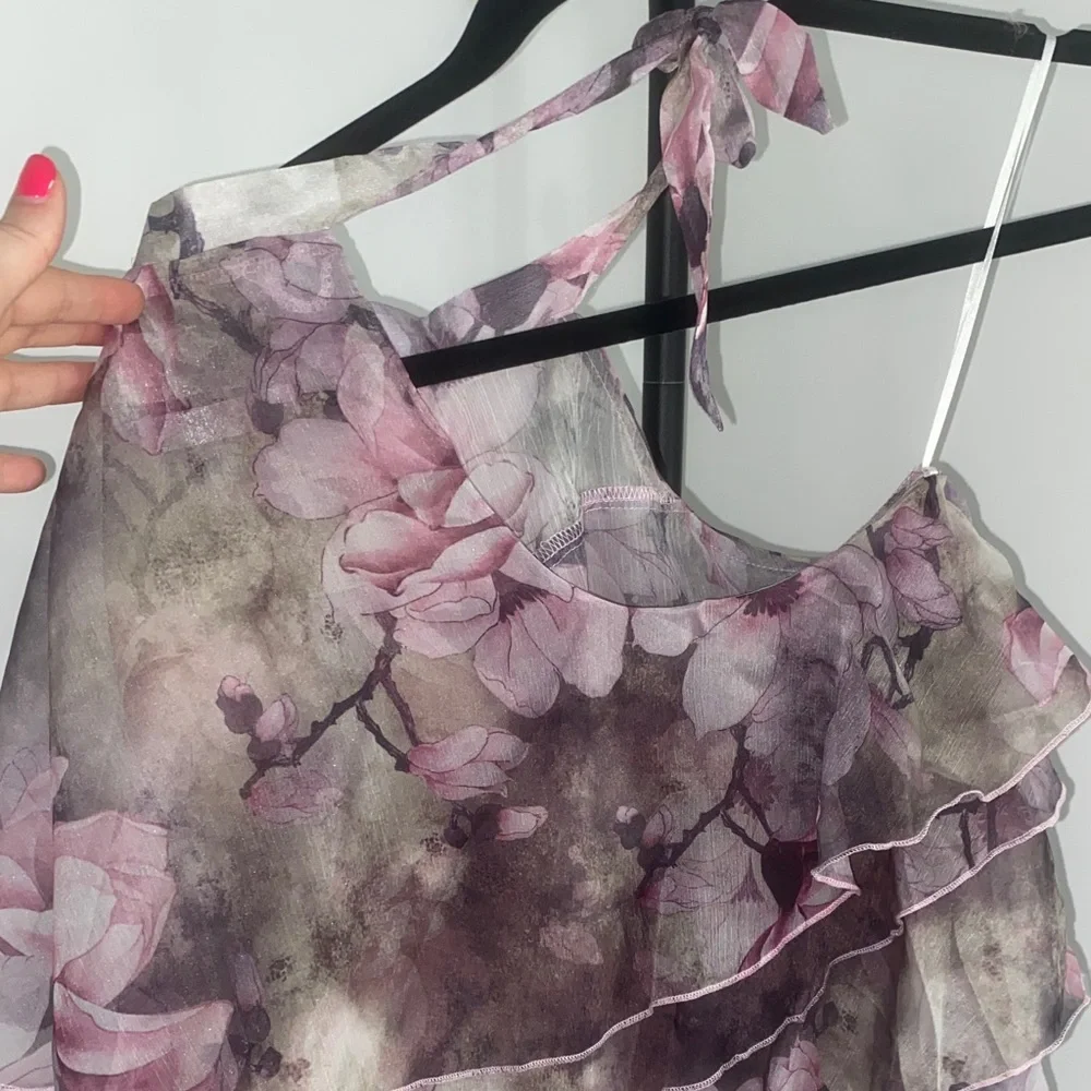 Floral Ruffle Halter Top - Picture 5 of 9